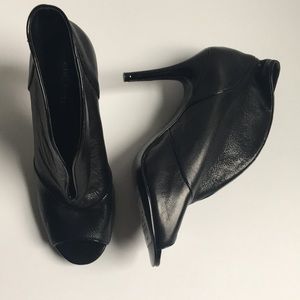 Nine West peep toe bootie/heels